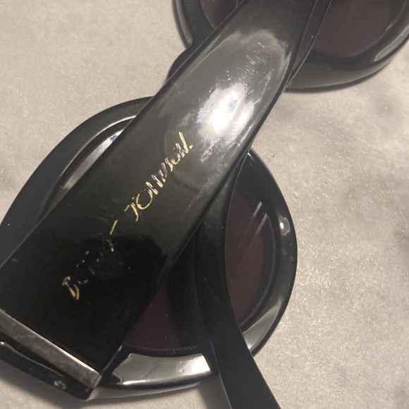 Betsy Johnson - Picture 9 of 16